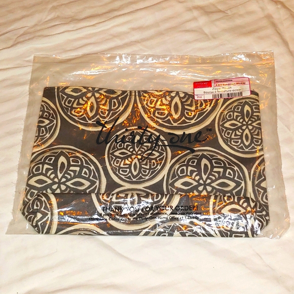 thirty-one Handbags - NWT THIRTY-ONE * WOODBLOCK GRAY/WHT/CREAM ZIPPER POUCH * LARGE